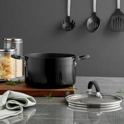 Secondary image for image of Gourmet Ceramic Non-Stick Stock Pot & Lid 20cm / 3.6L