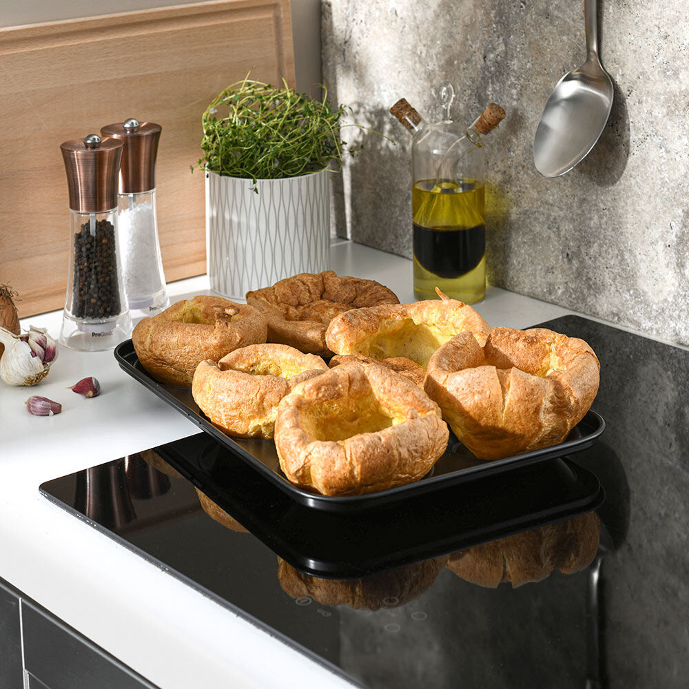 Main image for Non-Stick Yorkshire Pudding Tray