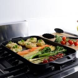 Secondary image for image of Cast Iron Rectangular Flat Griddle 24x36cm Matte Black