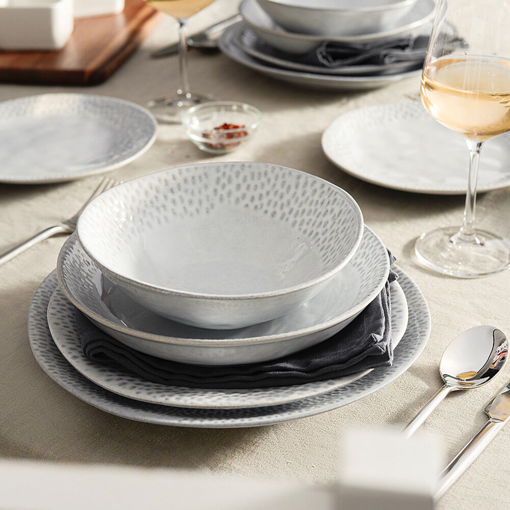 Malmo White Teardrop Dinner Set 16 Piece 4 Settings Malmo Stoneware