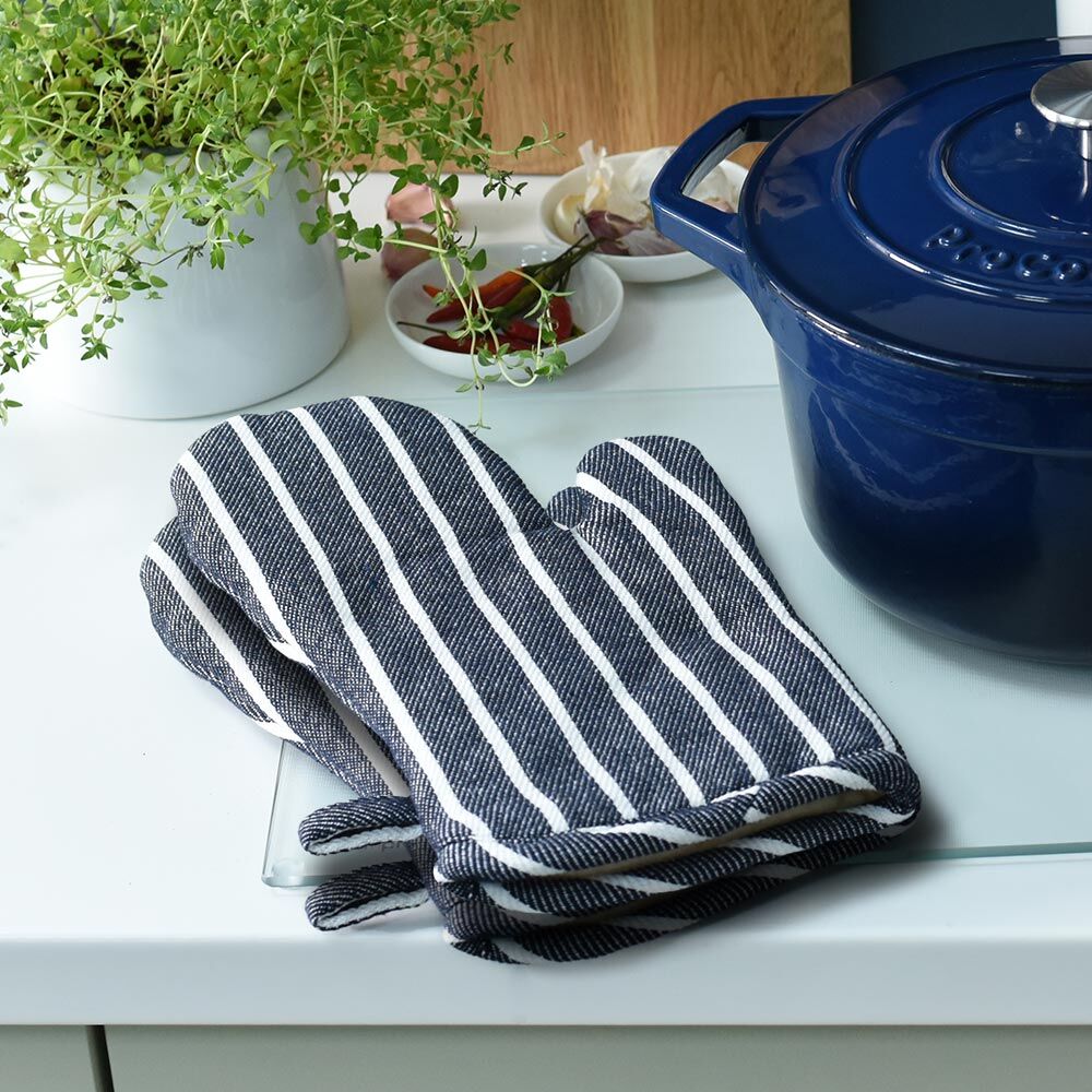 butchers stripe oven gloves