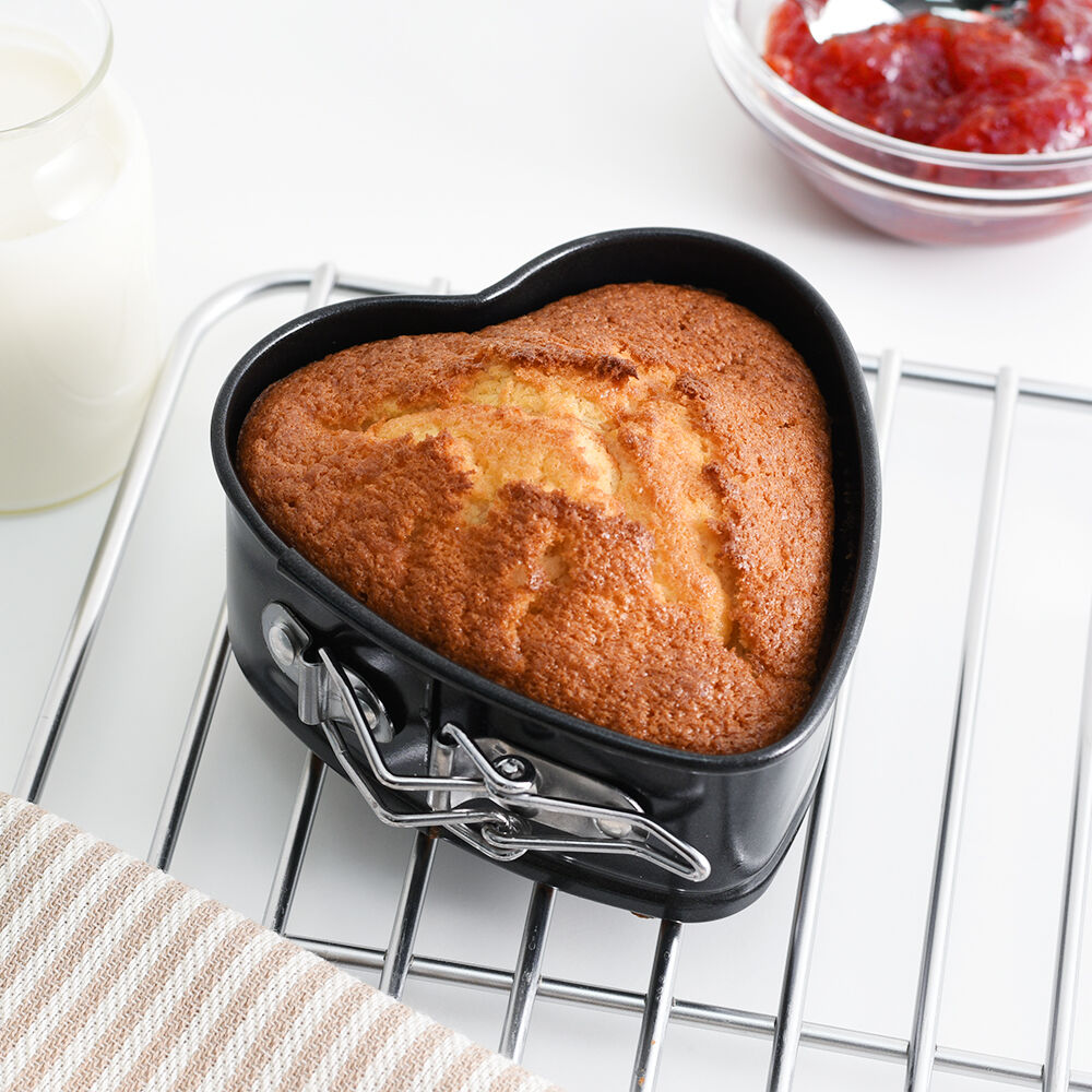ProCook Non-Stick Heart Springform Tin 11cm / 4in
