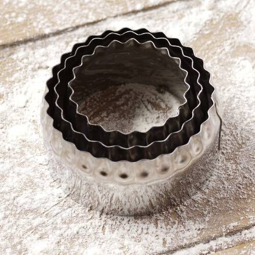 ProCook Fluted Round Cookie Cutters Set of 5