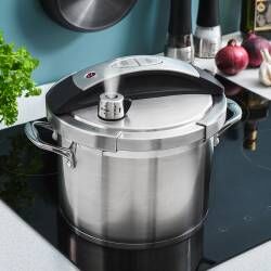 Secondary image for image of Professional Steel Pressure Cooker 22cm / 5L
