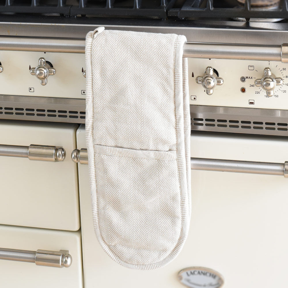 beige oven gloves