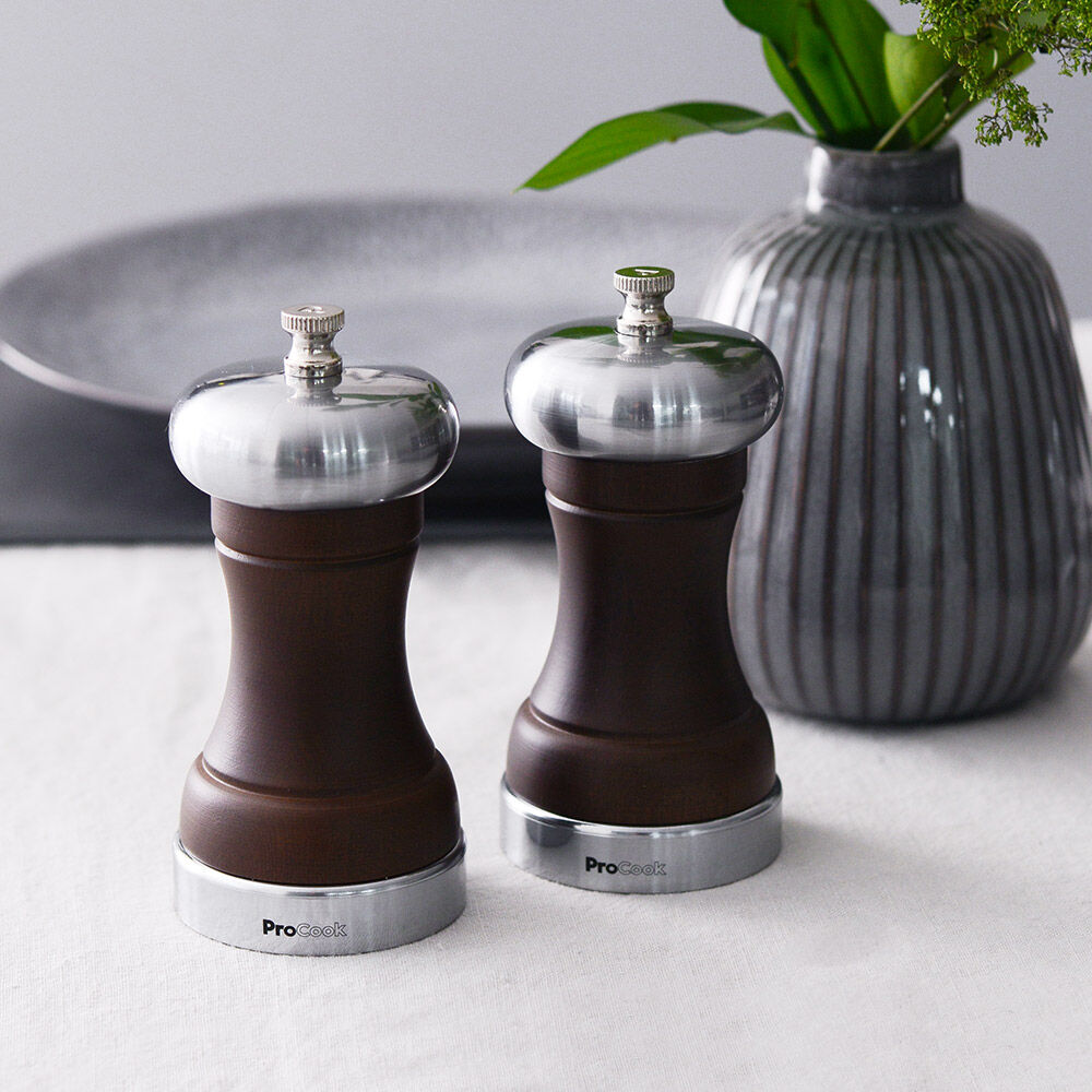 salt and pepper set wooden