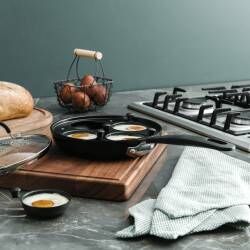 Secondary image for image of Gourmet Ceramic Non-Stick Egg Poacher 4 Cups
