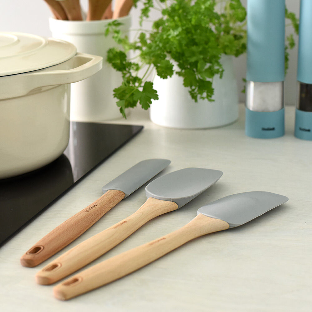 Heat-Resistant Kitchen Utensils for Cooking and Baking with Wooden Handles Suitable for Non-Stick Surfaces 3 Piece Grey ProCook Designpro Silicone Utensil Set 