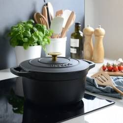 Secondary image for image of Cast Iron Casserole Dish 24cm / 4.7L Round Matte Black