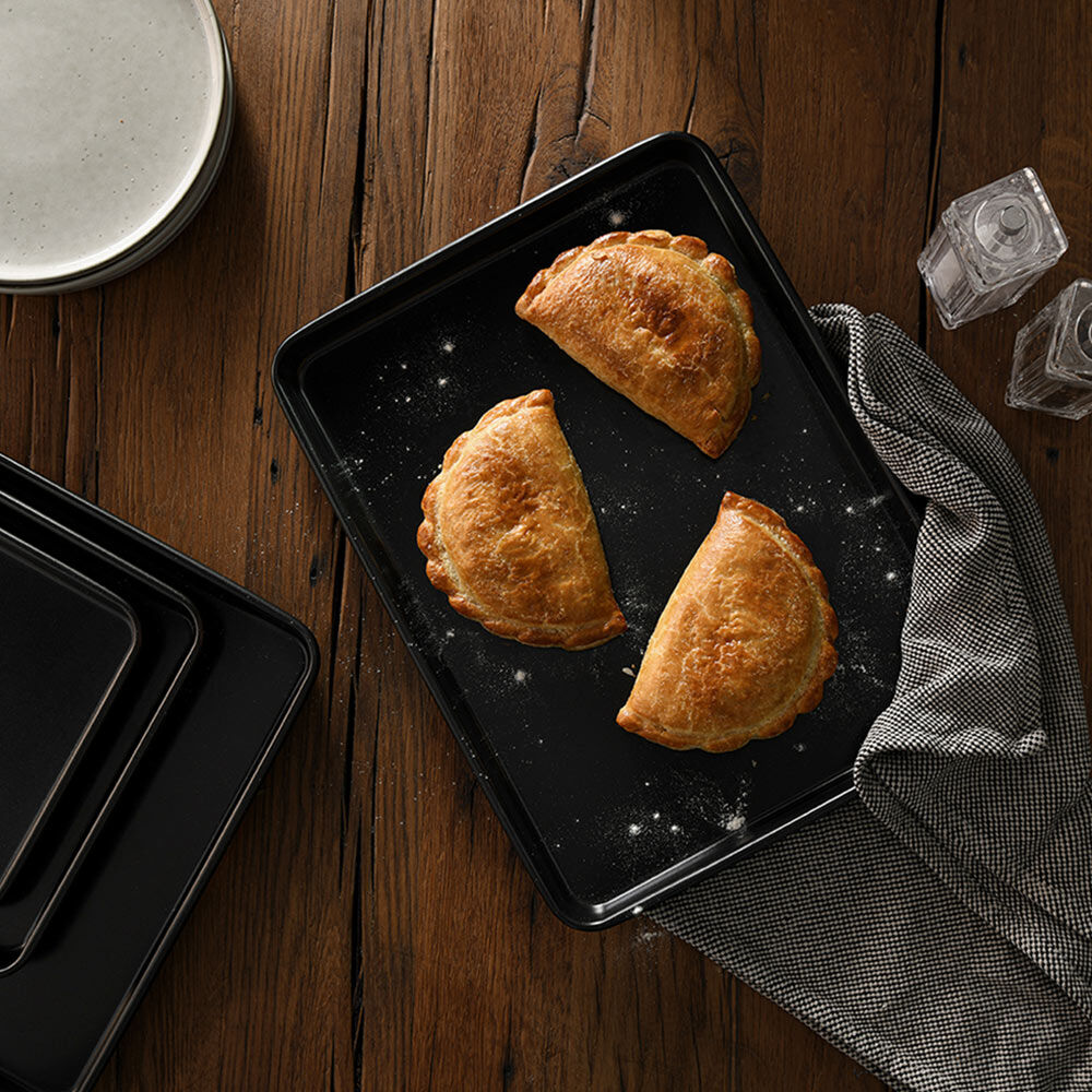 NonStick Baking Tray Set 4 Piece Baking Trays & Sheets from ProCook