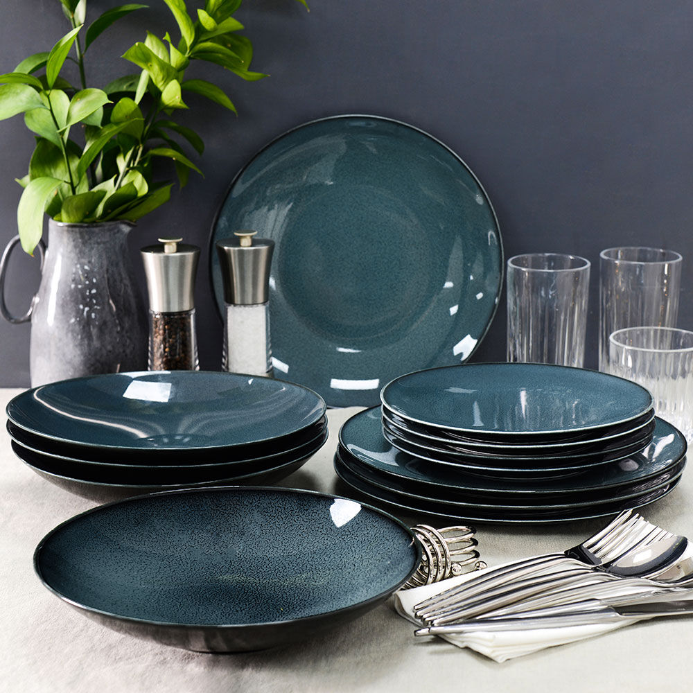blue porcelain dinnerware