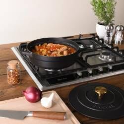 Secondary image for image of Cast Iron Casserole Dish 24cm / 2.5L Shallow Matte Black
