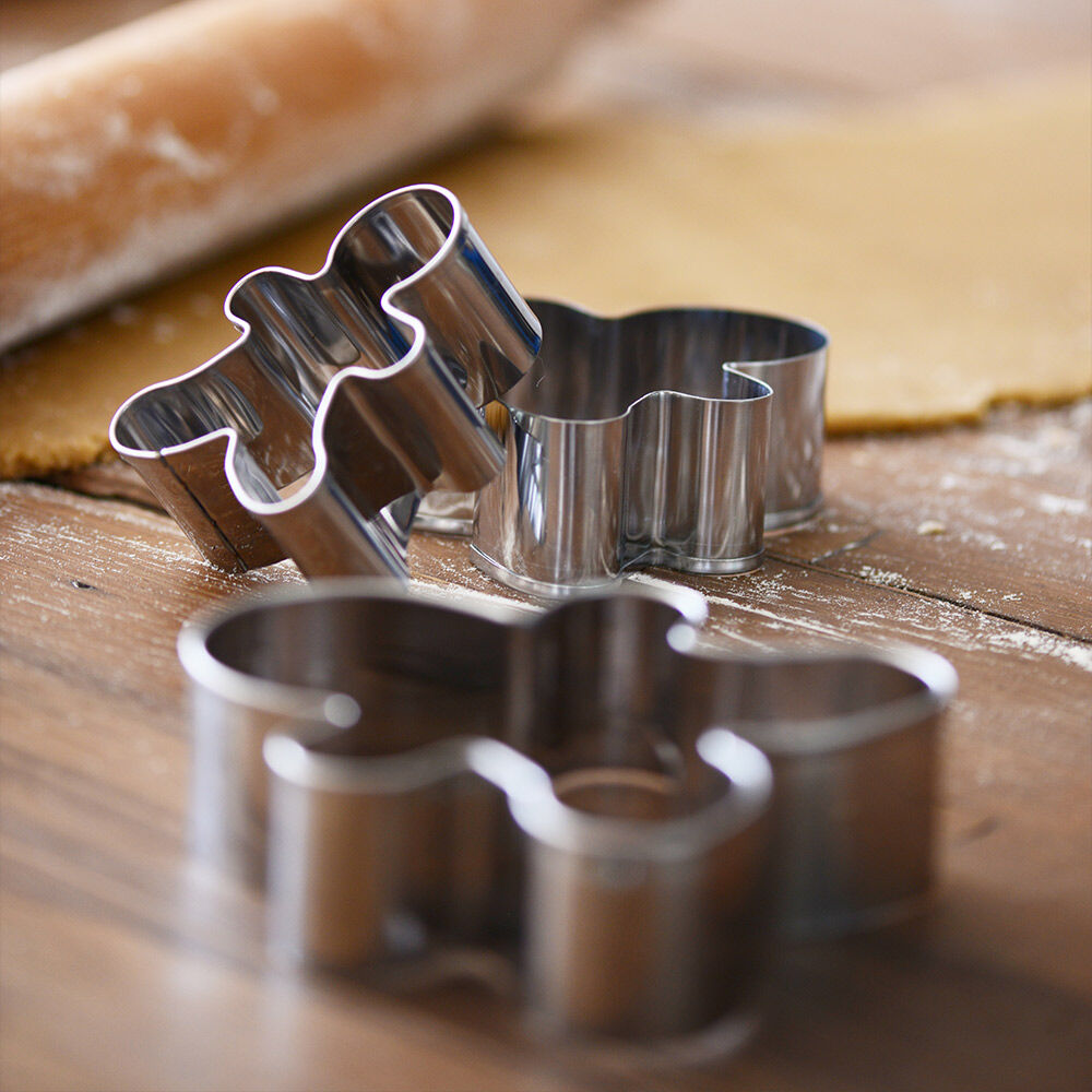 Gingerbread Men Cookie Cutters Set Of 3 Pastry And Cookie Cutters From Procook